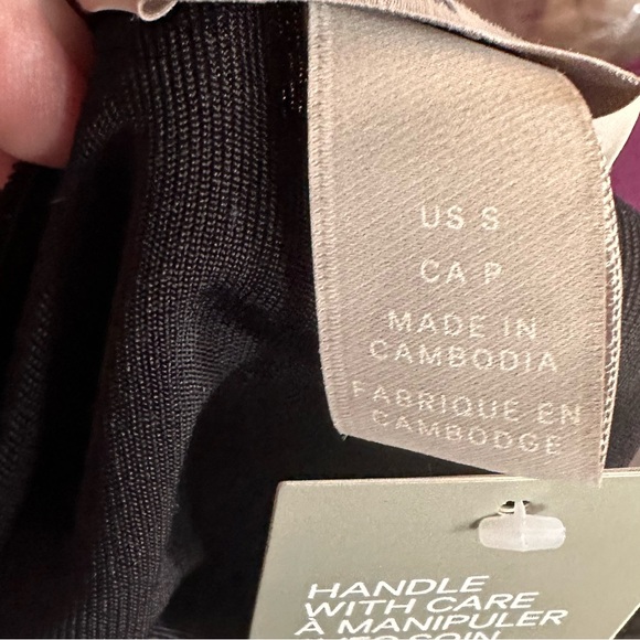 NWT H&M Dolman Sleeve Shimmer Knit V-Neck Top Black Size Small - Picture 9 of 9